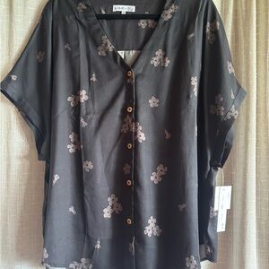 Kamea Designs Button Front Top - Size 3XL